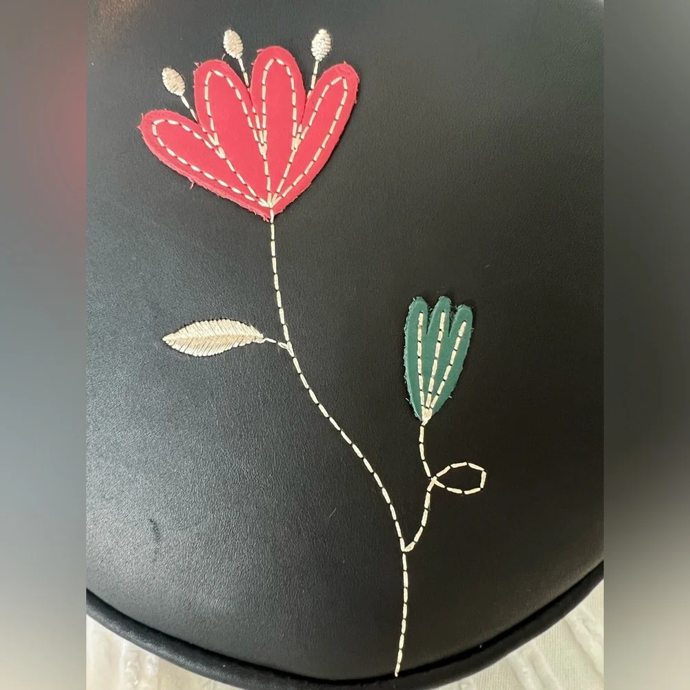 Like New Limited Edition Portland Leather Circle Crossbody Blossom Small - Picture 10 of 11